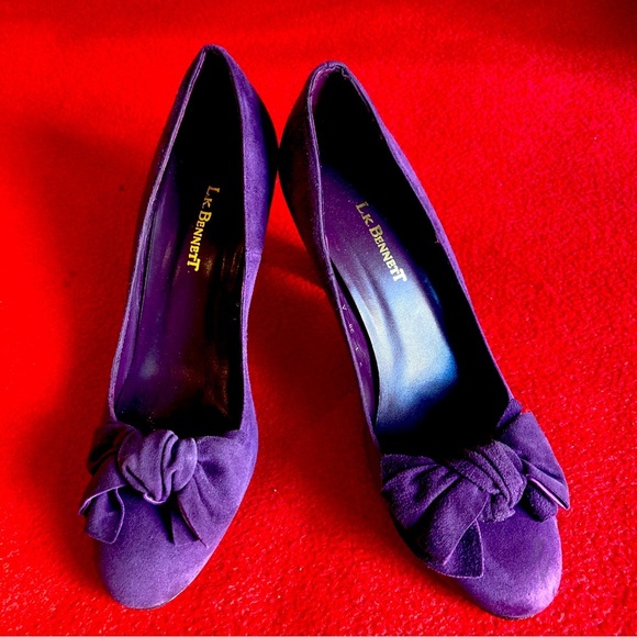 LK BENNETT Sz 38 Velvet Suede Bow At Front Rounded Toe Pumps Heels - Picture 1 of 10